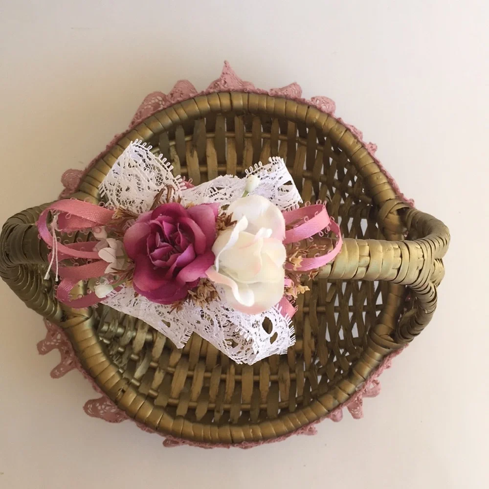Small Lace-trimmed Wicker Basket
